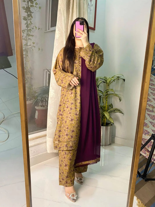 Royal Bloom – Stitched 3-Piece Lawn Suit in Mustard Majesty