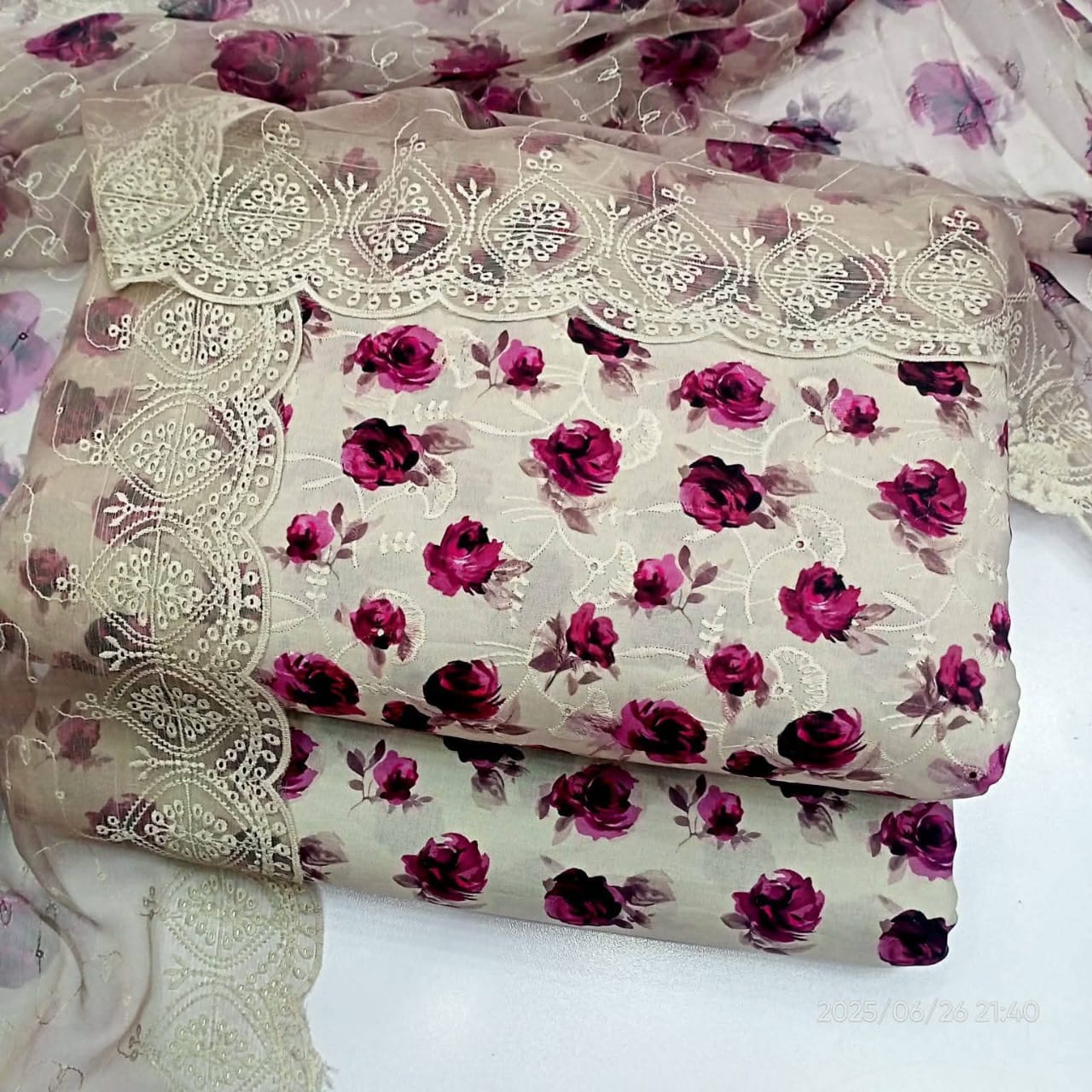 Mehak-e-Gulab – Elegant Unstitched 3-Piece Embroidered Lawn Suit