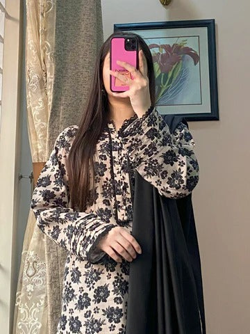 Midnight Bloom – Stitched 3-Piece Lawn Suit in Monochrome Floral Grace